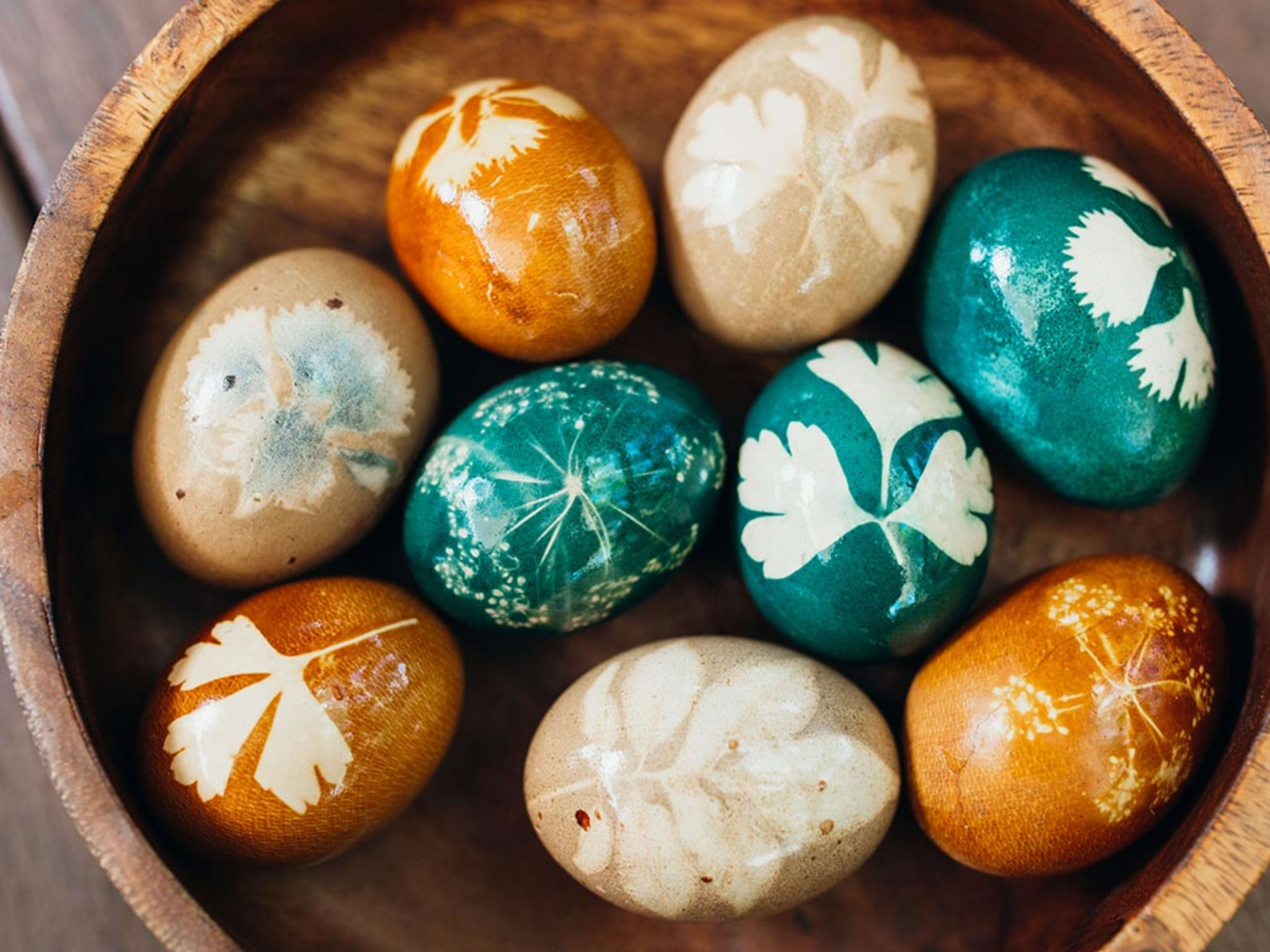natural-dyed-easter-eggs-27027.jpg