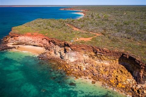 dampier-peninsula-cliffs-shutterstock.jpg